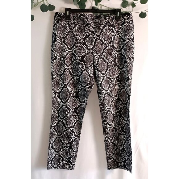Lord & Taylor Snake Print Slim Leg Side Zip Ankle Pants size 12 - Picture 1 of 6